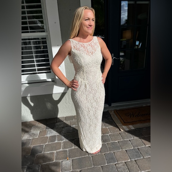 Womens White Beaded Sleeveless Maxi Fitted Low Back Column Wedding Gown … - Picture 3 of 16